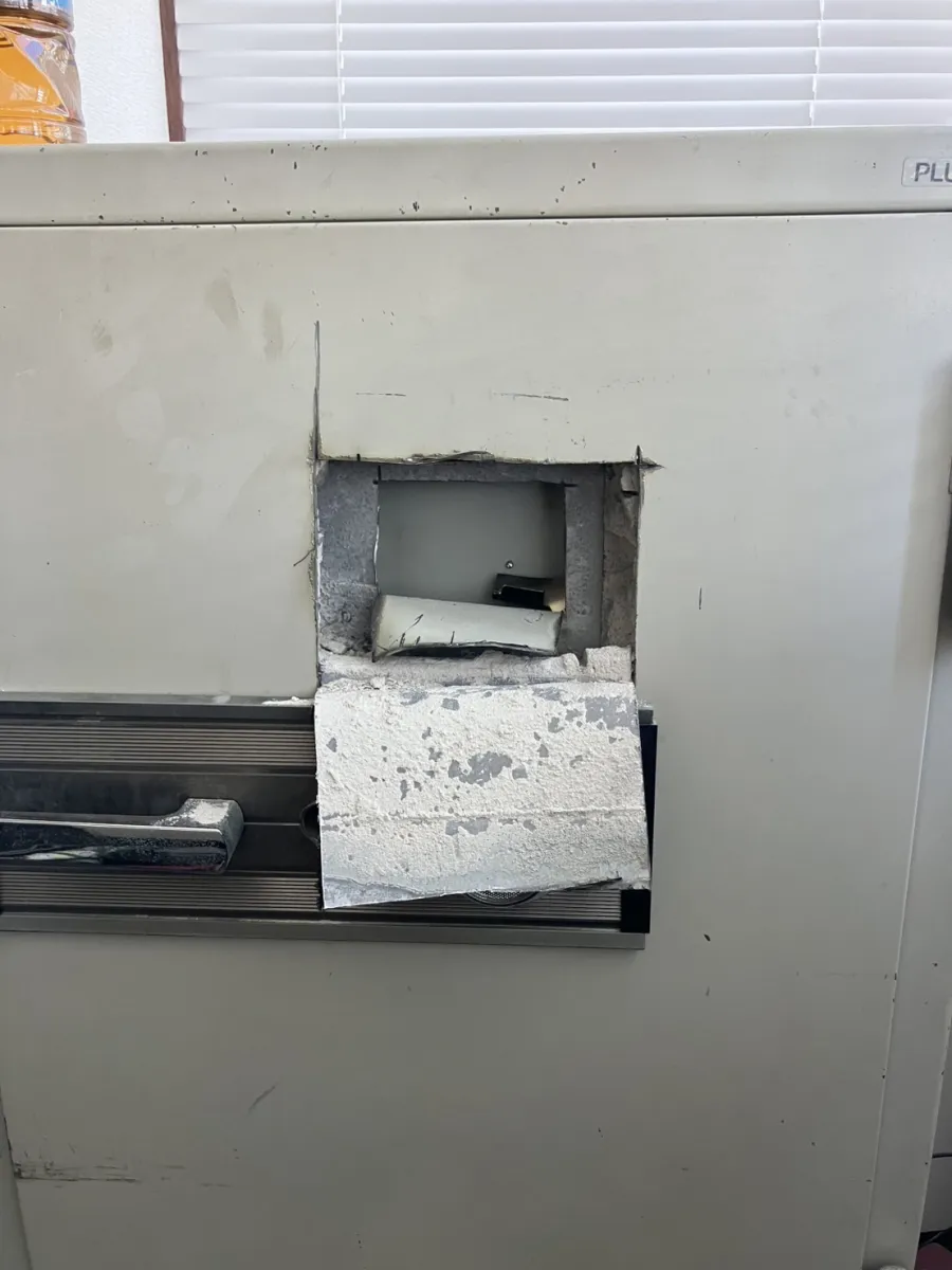 【東京都】金庫のカギの解錠作業をいたしました。