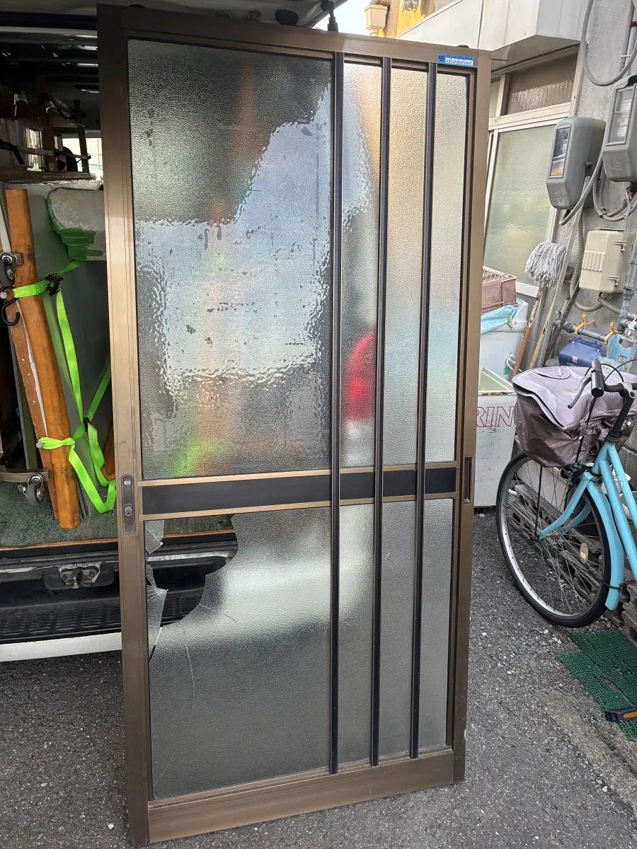 【大阪府】店舗の玄関扉のガラス交換完了しました！